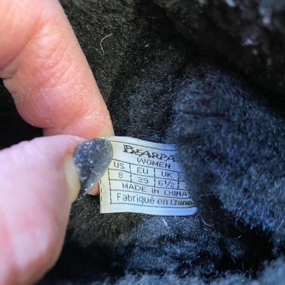 BearPaw Boots, Size 8 - Picture 3 of 8